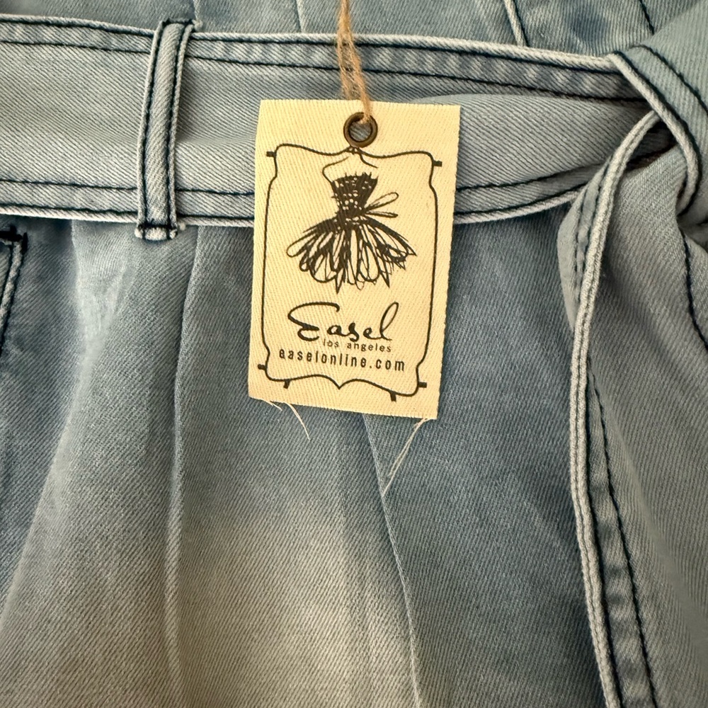 Easel Women's Light Gray Tie-Waist Denim Shorts - Picture 3 of 4